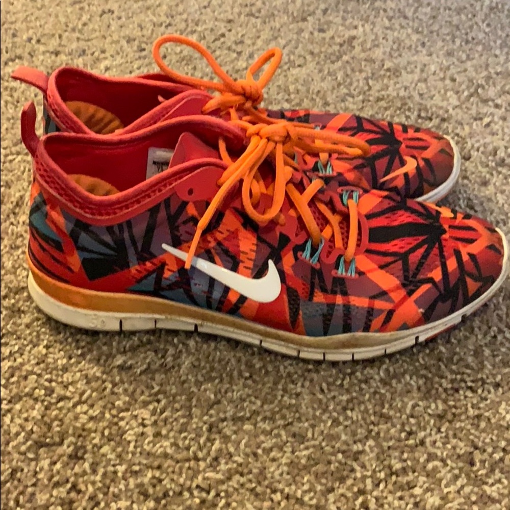 Nike tennis shoes